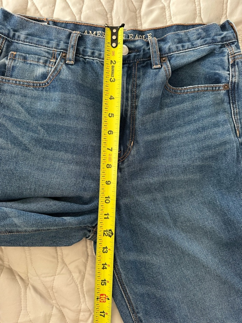 American Eagle Mom Jean High Waist   medium Wash Relaxed Fit 90s Style Sz 10 - Picture 5 of 10